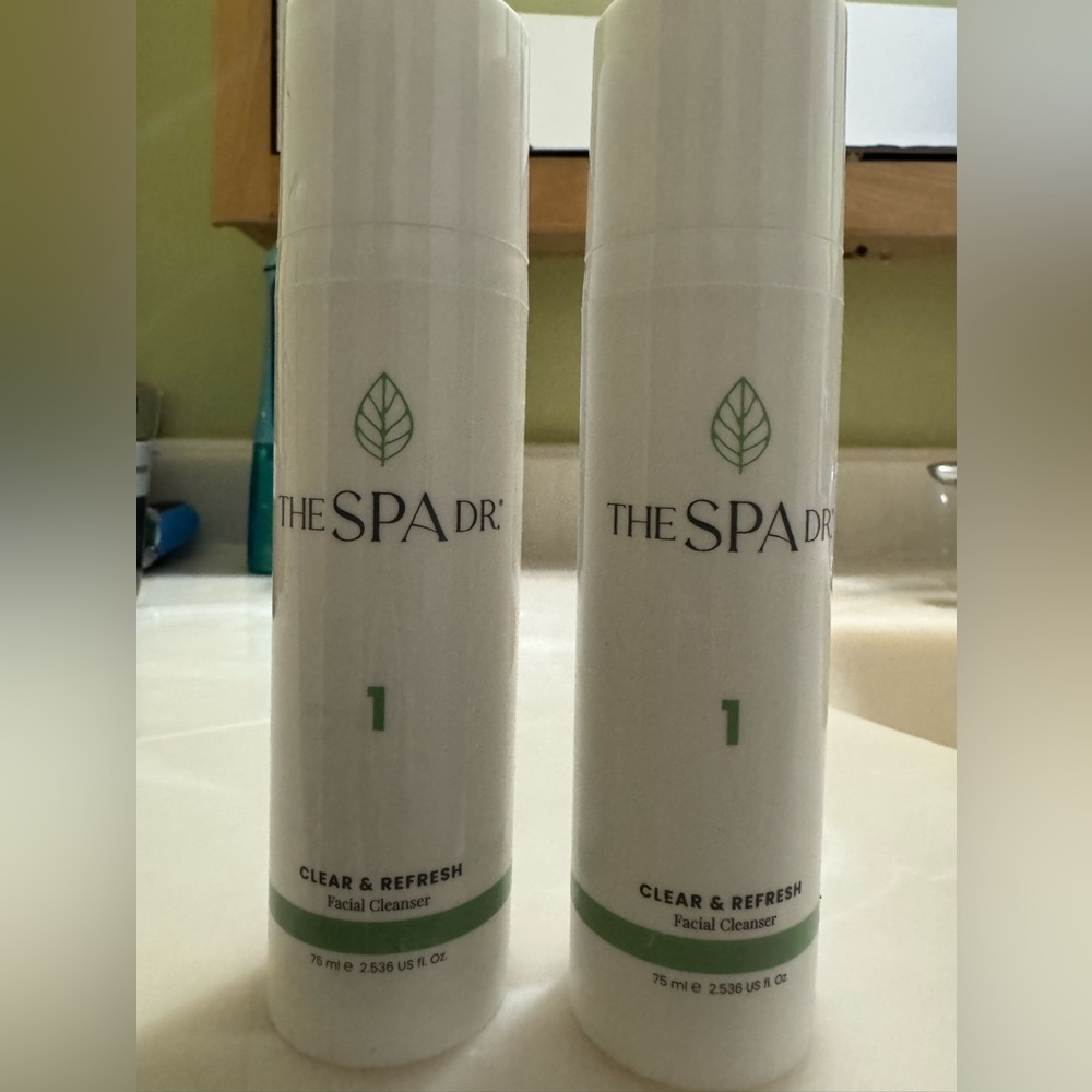 The Spa Dr. 
Clear & Refresh Facial Cleanser
New/Unused
Qty: 2